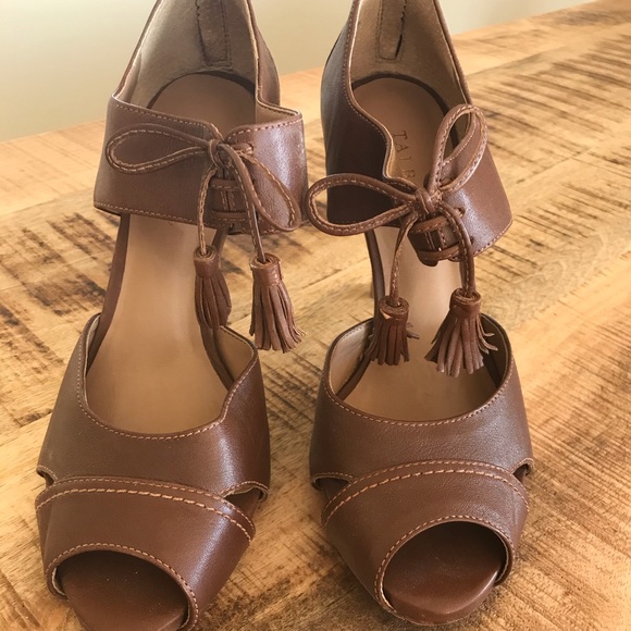 Talbot’s Skinny Pump - Picture 1 of 5